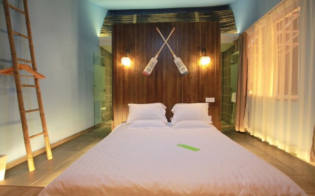 Wuyishan Old Street Riverside Hotel