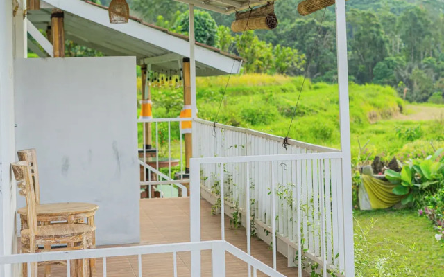 Santya Loka Lodge & Twin Waterfall