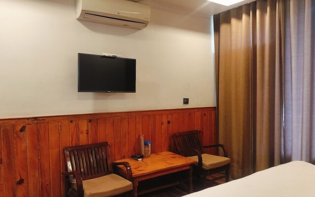 Oyo 6962 Hotel Wood Castle