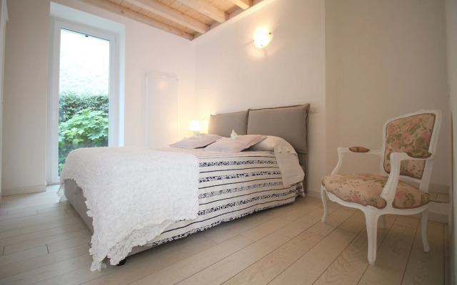 Lakefront Cadorna Apartment