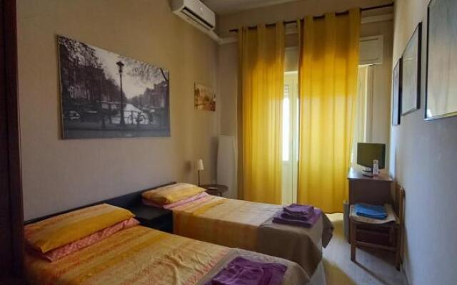 Suite beachfront near the station and Port, 5 beds