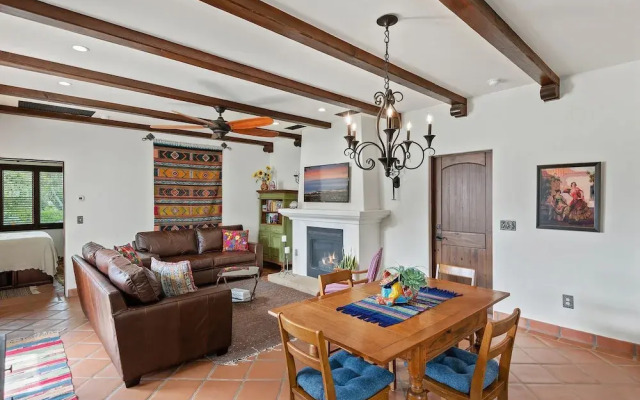 Casa de Lujo - Spanish Seaside Retreat