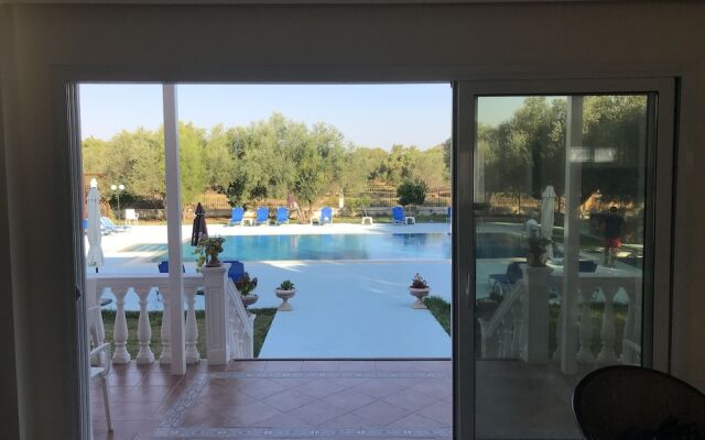Ai - Helis Resort Hotel
