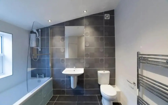 Charming Tower Bridge House