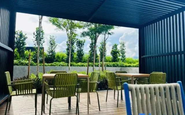 Relax Familystay (Iconic Regency Service Residences Penang)3BR-9pax