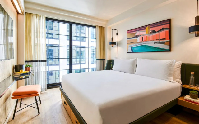 Hollywood Volume, a Tribute Portfolio Hotel