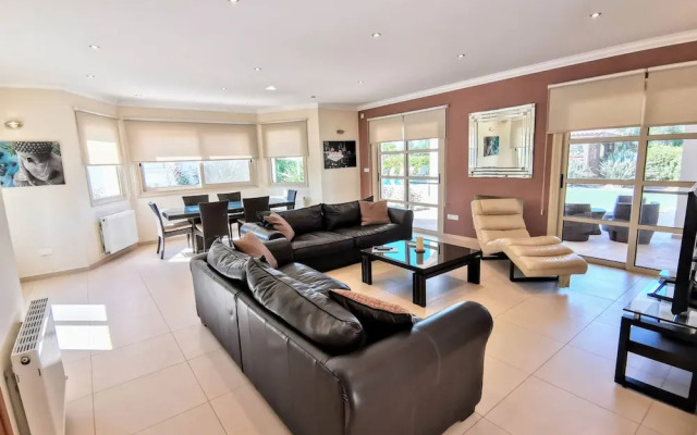 Orchard Blossom Private Villa With Pool