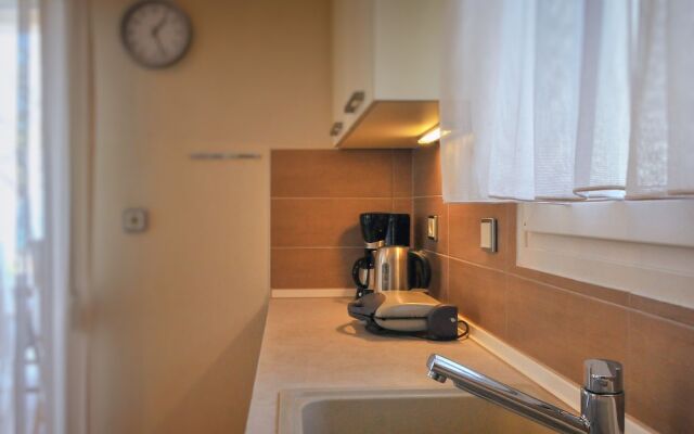 Balconies on Sea - The Garden Apartment