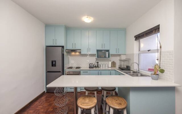 Centrally Located 2 Bedroom Apartment in Cape Town