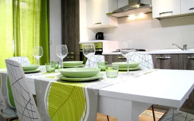 Delfino2 Casesicule, Nice Apartment with Balcony, Sand Beach at 70 mt, Wi-Fi