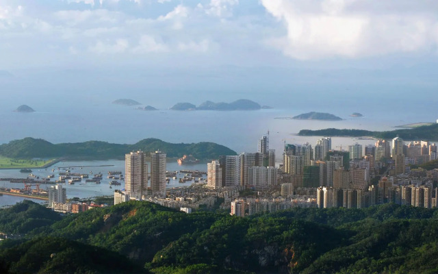 Vienna international hotel (zhuhai lovers middle road haibin store)