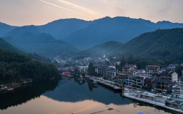 Tianyue Lake homestay