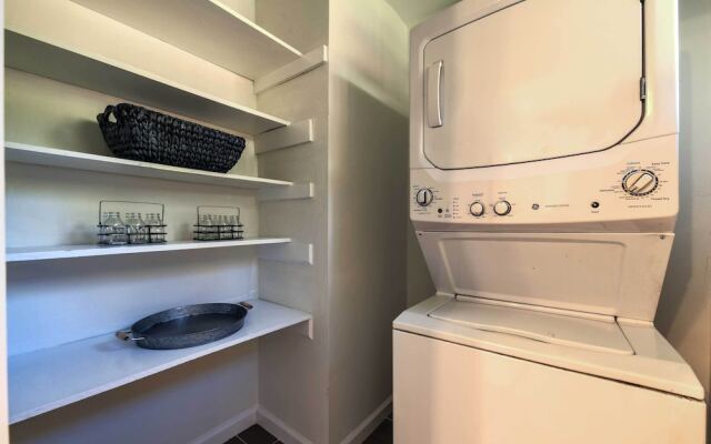 Charming Charlotte Condo - Fully Renovated!