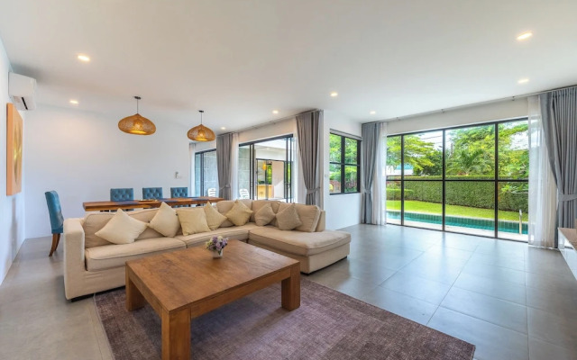 One of Phukets Best Villas V212