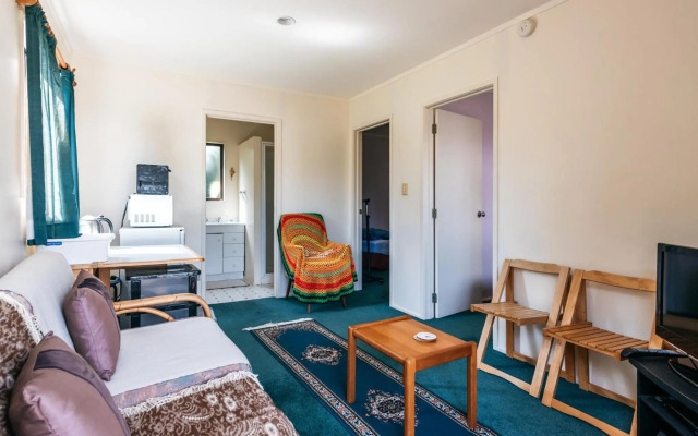 Olive Lane - Waiheke Holiday Home