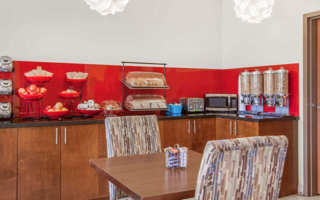 Ramada by Wyndham Carlyle