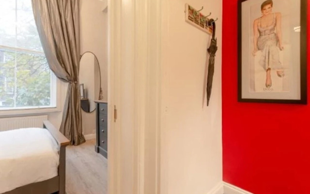 2 Bed Royal Pad London