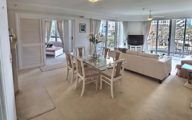 Resort-Style Apartment Opposite Beach