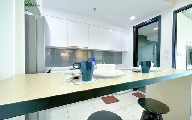 Almas Suites Puteri Harbour by Stayrene