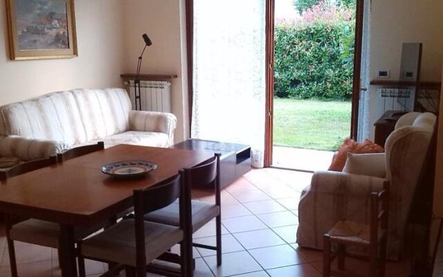 Holiday Home Villetta Al Lago Con Giardino