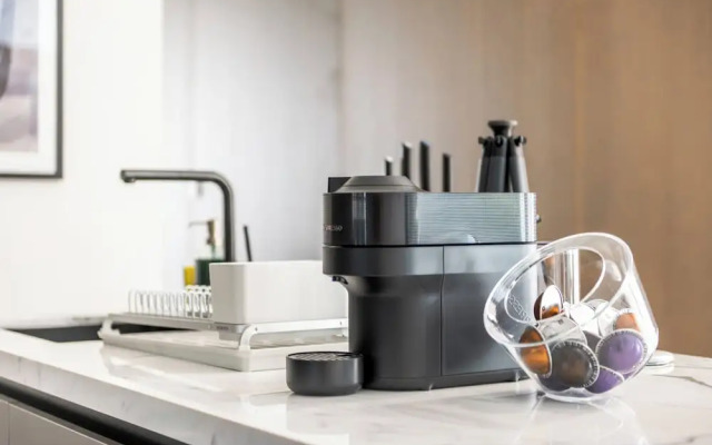 Seaside Elegance - Luxury 3-BR in JBR