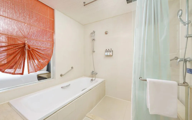Holiday Inn Express Dalian City Centre, an IHG Hotel