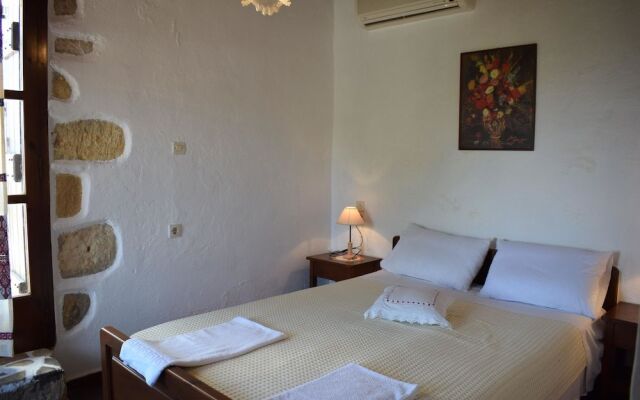 Eirini's Stone House