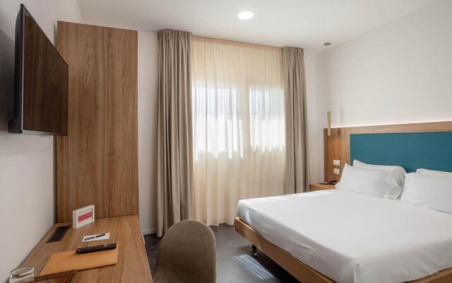 V Hotel
