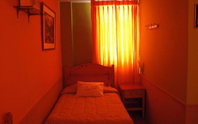 Hostal Sol de Oro Backpackers