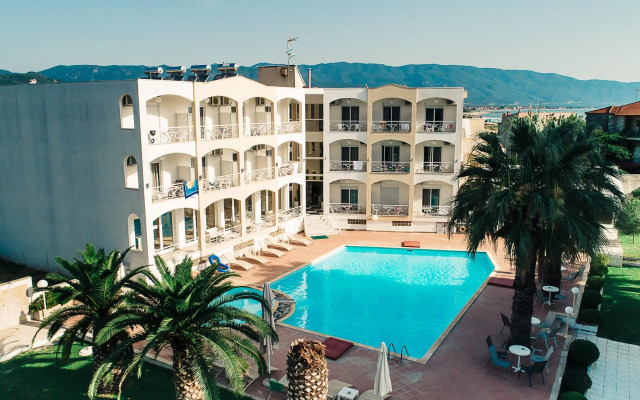 Stavros Beach Hotel