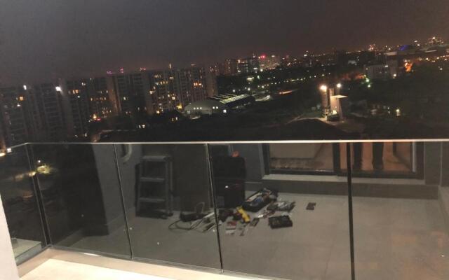 2-Room Penthouse Plaza Residence P1