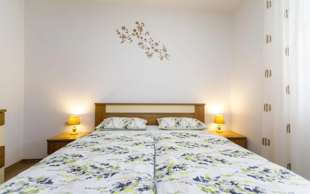 Holiday House Snjezana