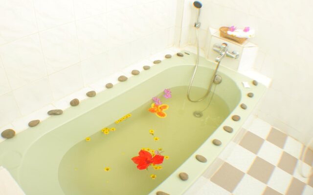 Mrauk Oo Nawarat Hotel