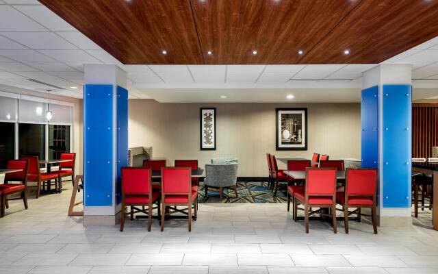 Holiday Inn Express & Suites Daphne- Spanish Fort Area, an IHG Hotel