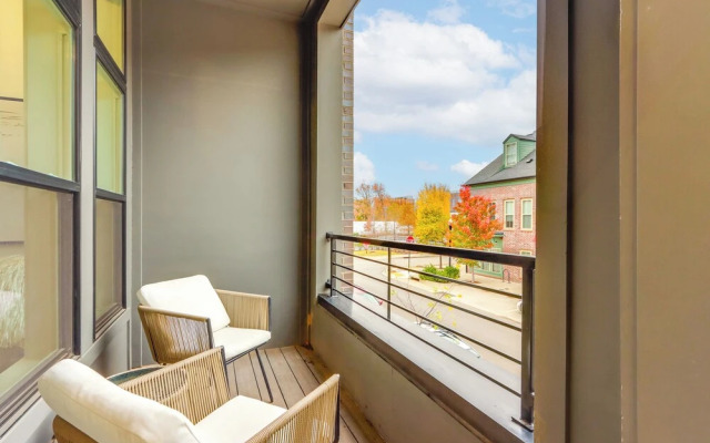 Near Downtown: Luxury Townhome in Bentonville!