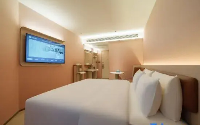 HanTing Hotel (Ningbo Beilun Songhuajiang Road Subway Station)