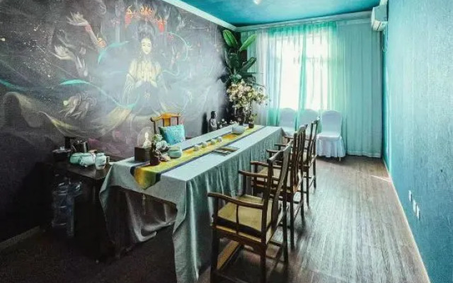 Hidden Dolphin Bay Hotel Beijing