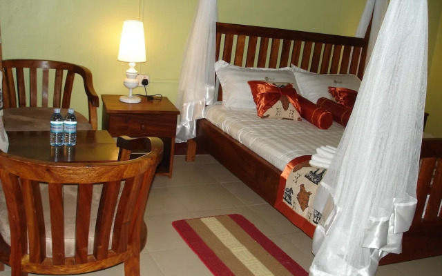 Engiri Game Lodge and Campsite