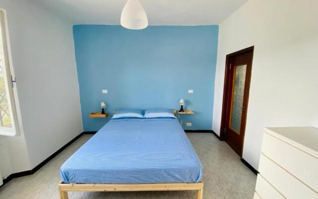 Il Brutto Anatroccolo vicino al parco con parcheggio 01159-LT-1210