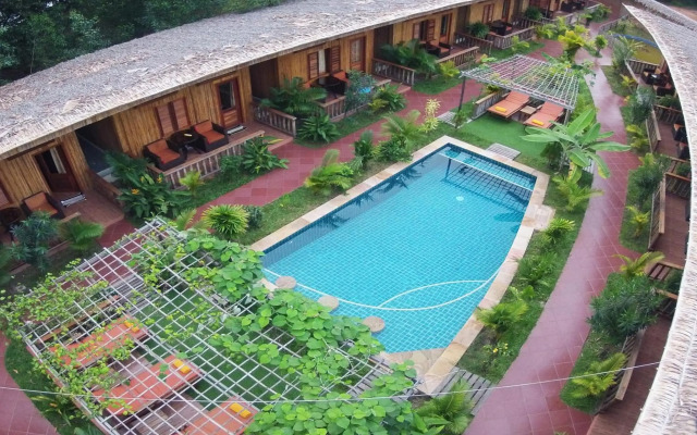 Sok Sabay Resort