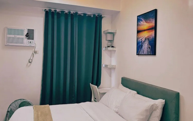 Modern Cozy Studio with Netflix