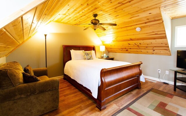 The Dahlonega Square Hotel & Villlas