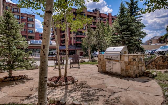 Village at Breckenridge Condos Sleeps 8 - Ski in Out + Walk downtown 2 Bedroom Apts by RedAwning