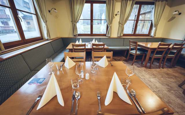 Pohorje Village Wellbeing Resort – Wellness & Spa Hotel Bolfenk