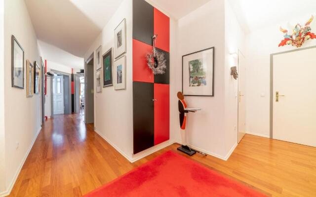Id 6750 | Private Apartment