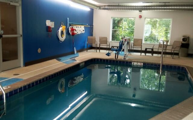 Cobblestone Hotel & Suites Connellsville
