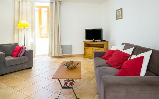 Charming Holiday Home In Montclus with Terrace