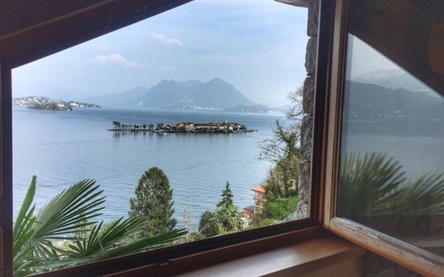 Coco Small Villa in the Center of Roncaro in Baveno With Lakeview