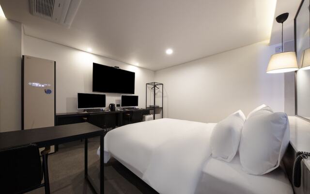 Wall Hotel Cheonan Cheongsu