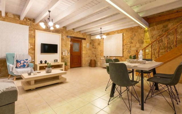 Artemis Luxury Villa